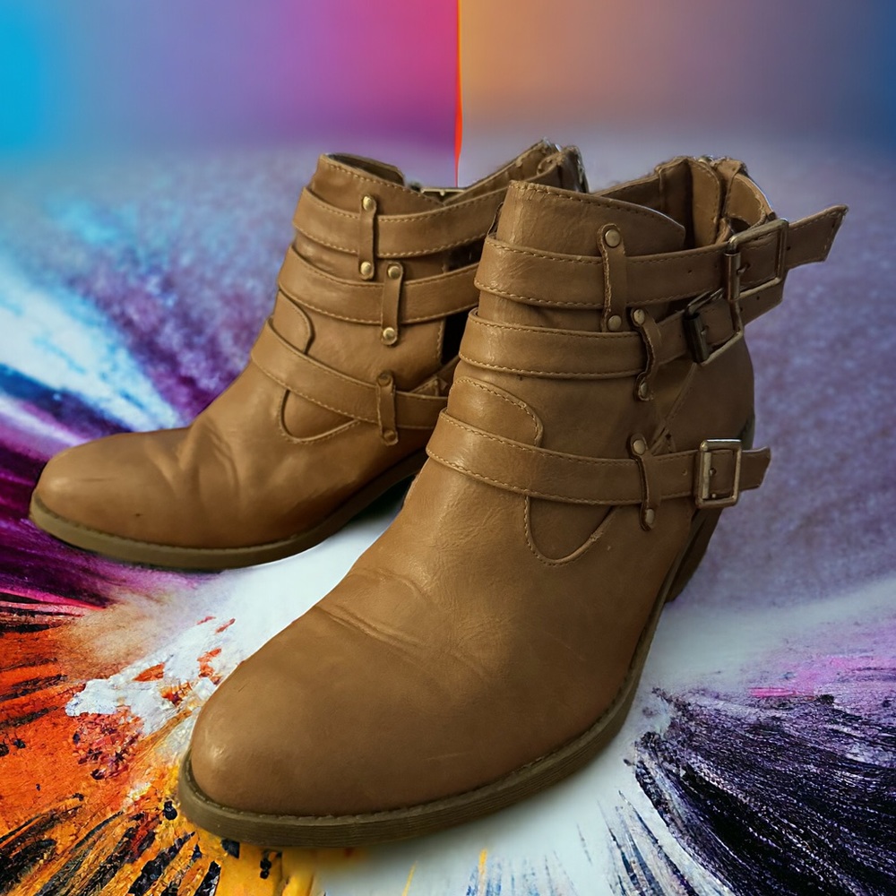 Madden Girl Ankle 3-Strap boots Size 8.5